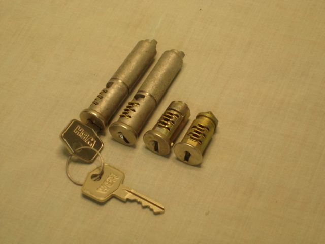 Lock Set , 4 Locks , 1800