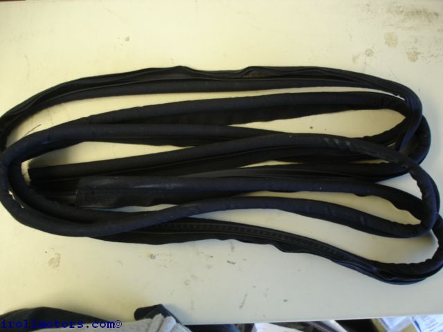 Windlace , 122 , 4 door , black cloth
